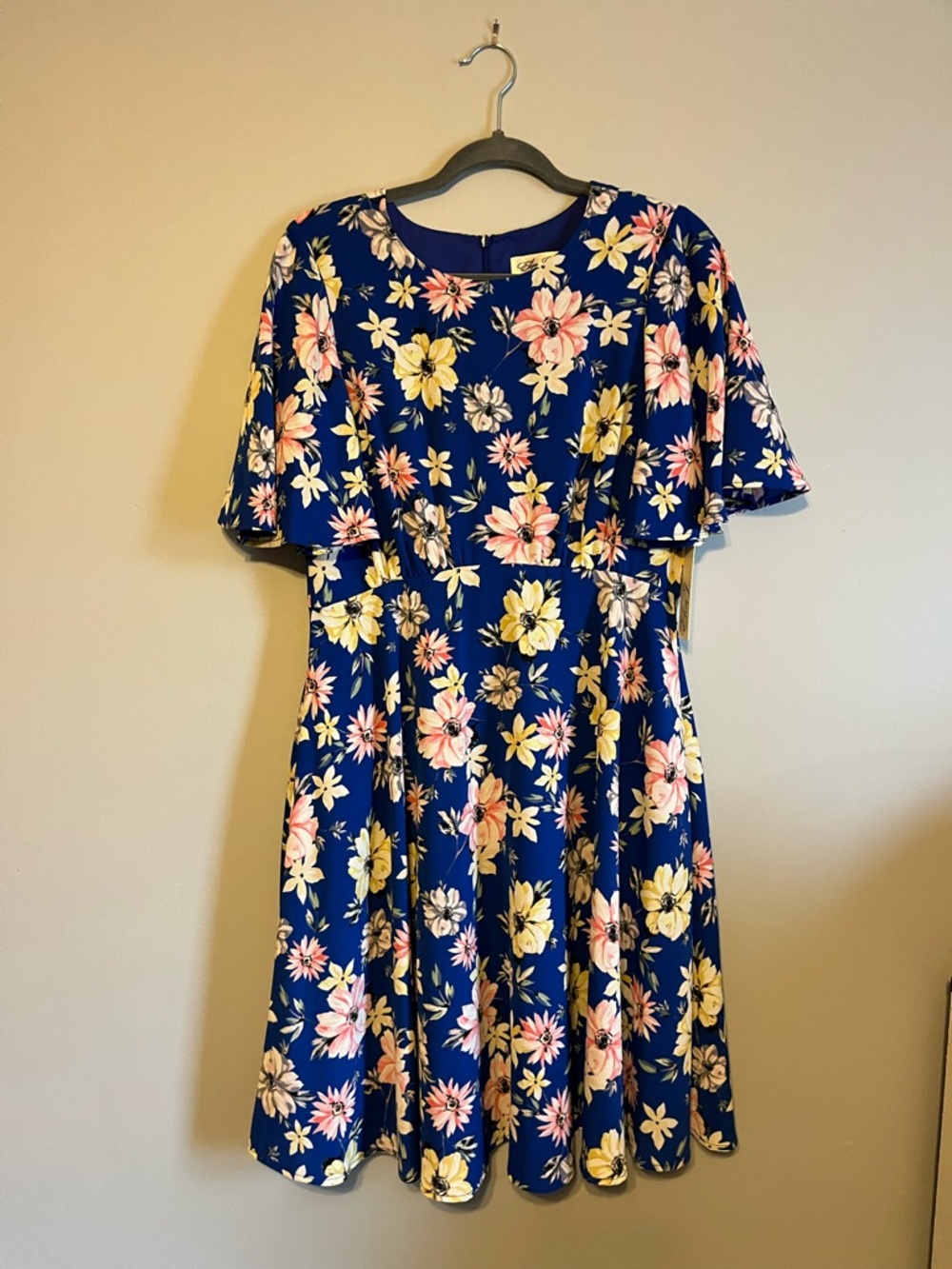 NWT floral blue short sleeve dress
